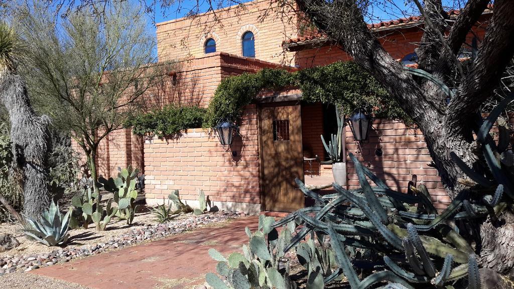 Desert Trails Bed & Breakfast Tanque Verde Екстер'єр фото